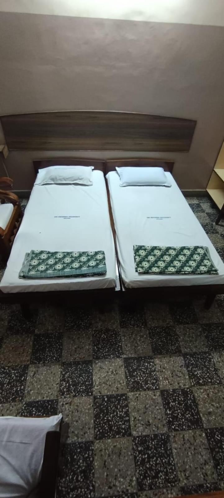 Отель Sri Krishna Residency Веллуру Экстерьер фото